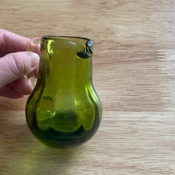 🌷5/$25 Vintage Miniature Green Glass Pitcher - Picture 2 of 12